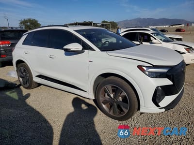 Czwarte zdjęcie samochodu z boku: 2024 AUDI Q4 E-TRON PREMIUM PLUS VIN:WA1L2BFZ5RP023085 - miniatura