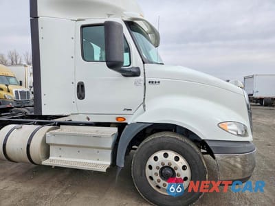 Zdjęcie 9 z 10 samochodu: 2019 INTERNATIONAL RH613 SEMI TRUCK VIN:3HSDXTZNXKN387591 - miniatura
