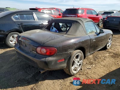 Trzecie zdjęcie samochodu z tyłu: 2004 MAZDA MX-5 MIATA BASE VIN:JM1NB353940403209 - miniatura