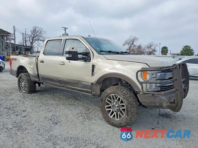 Czwarte zdjęcie samochodu z boku: 2017 FORD F250 SUPER DUTY VIN:1FT7W2BT3HEE13254 - miniatura