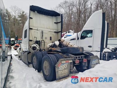 Trzecie zdjęcie samochodu z tyłu: 2026 INTERNATIONAL LT62F SEMI TRUCK VIN:3HSDZAPR5TN748179 - miniatura