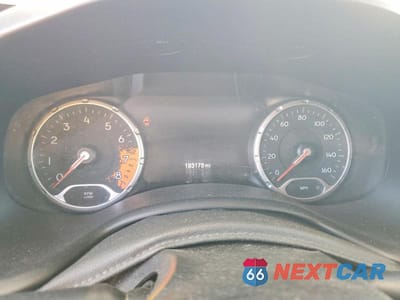 Zdjęcie 9 z 13 samochodu: 2017 JEEP RENEGADE TRAILHAWK VIN:ZACCJBCB4HPE76647 - miniatura
