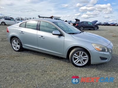 Czwarte zdjęcie samochodu z boku: 2013 VOLVO S60 T5 VIN:YV1612FS3D1220500 - miniatura