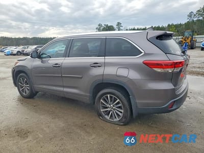 Drugie zdjęcie samochodu z przodu: 2017 TOYOTA HIGHLANDER XLE VIN:5TDJZRFH4HS455230 - miniatura