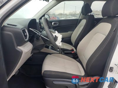 Zdjęcie 7 z 13 samochodu: 2020 HYUNDAI VENUE SEL VIN:KMHRC8A35LU014717 - miniatura
