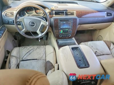 Zdjęcie 8 z 12 samochodu: 2013 GMC YUKON XL DENALI VIN:1GKS1MEF9DR280307 - miniatura