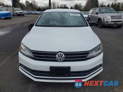 Piąte zdjęcie samochodu w środku: 2017 VOLKSWAGEN JETTA SPORT VIN:3VWD17AJ0HM395589 - miniatura
