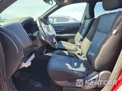 Zdjęcie 7 z 12 samochodu: 2018 MITSUBISHI OUTLANDER SE VIN:JA4AD3A35JZ046966 - miniatura