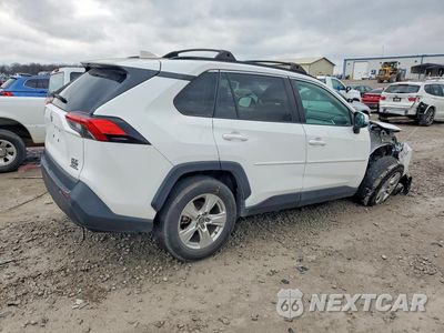 Trzecie zdjęcie samochodu z tyłu: 2019 TOYOTA RAV4 XLE VIN:2T3W1RFV8KW057558 - miniatura