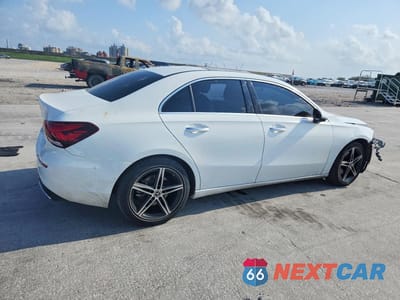 Trzecie zdjęcie samochodu z tyłu: 2021 MERCEDES-BENZ A 220 VIN:W1K3G4EB3MJ304021 - miniatura