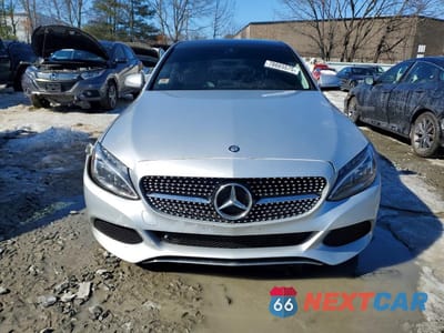 Piąte zdjęcie samochodu w środku: 2015 MERCEDES-BENZ C 300 4MATIC VIN:55SWF4KBXFU008419 - miniatura