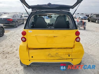 Zdjęcie 6 z 12 samochodu: 2013 SMART FORTWO PURE VIN:WMEEJ3BA9DK723688 - miniatura