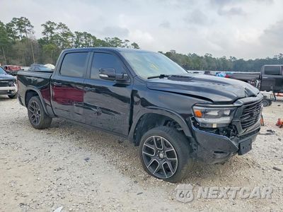 Czwarte zdjęcie samochodu z boku: 2019 RAM 1500 LARAMIE VIN:1C6RREJT0KN769825 - miniatura