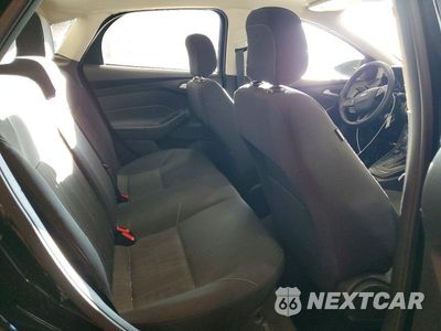 Zdjęcie 10 z 11 samochodu: 2018 FORD FOCUS SE VIN:1FADP3F22JL324208 - miniatura