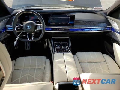 Zdjęcie 8 z 11 samochodu: 2024 BMW I7 EDRIVE50 VIN:WBY43EJ07RCT04425 - miniatura