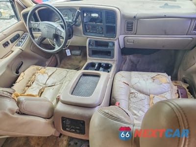 Zdjęcie 8 z 13 samochodu: 2003 CHEVROLET SUBURBAN C1500 VIN:1GNEC16Z13J181673 - miniatura