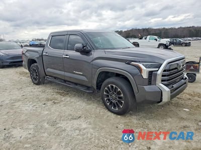 Czwarte zdjęcie samochodu z boku: 2024 TOYOTA TUNDRA CREWMAX LIMITED VIN:5TFJA5DB2RX157785 - miniatura