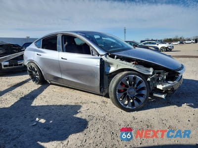 Czwarte zdjęcie samochodu z boku: 2024 TESLA MODEL Y VIN:7SAYGDEF9RA312805 - miniatura