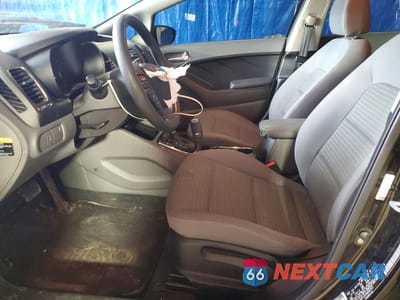 Zdjęcie 7 z 12 samochodu: 2017 KIA FORTE LX VIN:3KPFL4A79HE067512 - miniatura
