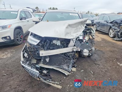 Piąte zdjęcie samochodu w środku: 2016 AUDI Q3 PRESTIGE VIN:WA1GFCFS0GR010535 - miniatura