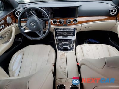 Zdjęcie 8 z 11 samochodu: 2017 MERCEDES-BENZ E 300 4MATIC VIN:WDDZF4KB2HA026106 - miniatura