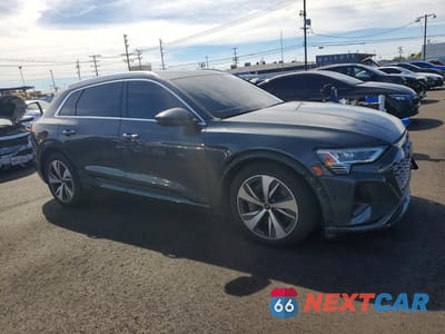 Czwarte zdjęcie samochodu z boku: 2024 AUDI Q8 E-TRON PREMIUM PLUS VIN:WA15AAGE3RB032186 - miniatura