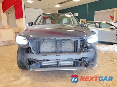 Piąte zdjęcie samochodu w środku: 2019 VOLVO XC90 T6 MOMENTUM VIN:YV4A22PK5K1490303 - miniatura