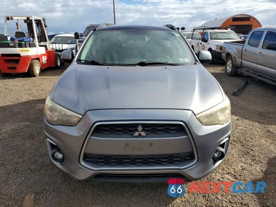 Piąte zdjęcie samochodu w środku: 2014 MITSUBISHI OUTLANDER SE VIN:4A4AR4AU8EE015822 - miniatura