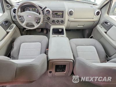 Zdjęcie 8 z 14 samochodu: 2006 FORD EXPEDITION XLT VIN:1FMPU16576LB00630 - miniatura