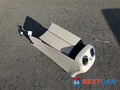 Zdjęcie 12 z 13 samochodu: 2021 MERCEDES-BENZ C 300 VIN:W1KWF8DB2MR620231 - miniatura