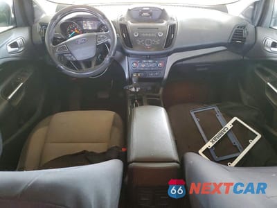 Zdjęcie 8 z 12 samochodu: 2017 FORD ESCAPE SE VIN:1FMCU9GD6HUE39346 - miniatura