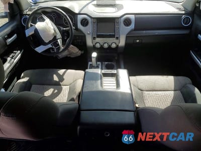 Zdjęcie 8 z 11 samochodu: 2017 TOYOTA TUNDRA SR5 VIN:5TFEW5F18HX214156 - miniatura