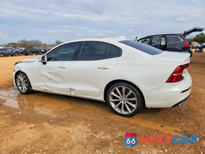 Drugie zdjęcie samochodu z przodu: 2021 VOLVO S60 T5 MOMENTUM VIN:7JR102FK9MG096718 - miniatura