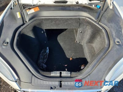 Zdjęcie 11 z 12 samochodu: 2014 TESLA MODEL S VIN:5YJSA1H1XEFP38471 - miniatura