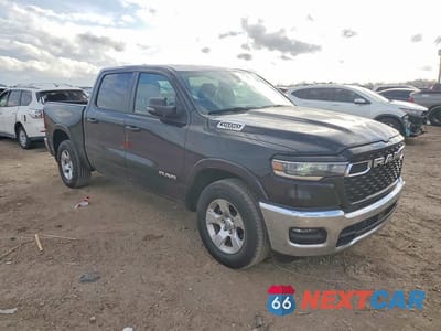 Czwarte zdjęcie samochodu z boku: 2025 RAM 1500 BIG HORN/LONE STAR VIN:1C6SRFFP6SN581037 - miniatura
