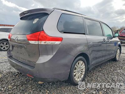 Trzecie zdjęcie samochodu z tyłu: 2014 TOYOTA SIENNA XLE 8-PASSENGER VIN:5TDYK3DC6ES421356 - miniatura