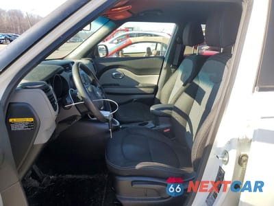 Zdjęcie 7 z 13 samochodu: 2017 KIA SOUL + VIN:KNDJP3A53H7451647 - miniatura