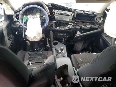 Zdjęcie 8 z 11 samochodu: 2013 TOYOTA RAV4 VIN:JTMRFREV6D5014220 - miniatura