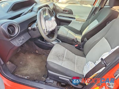 Zdjęcie 7 z 13 samochodu: 2013 TOYOTA PRIUS C VIN:JTDKDTB37D1034863 - miniatura