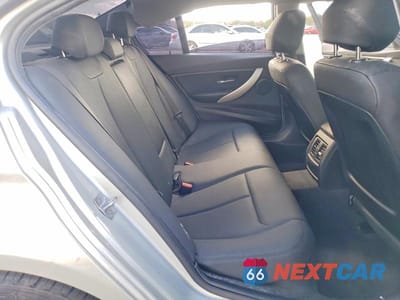 Zdjęcie 10 z 12 samochodu: 2018 BMW 320 I VIN:WBA8E1G57JNU92507 - miniatura