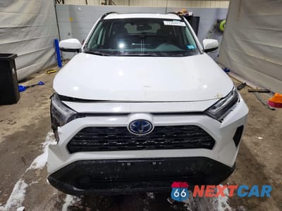 Piąte zdjęcie samochodu w środku: 2024 TOYOTA RAV4 XLE VIN:2T3RWRFV8RW196520 - miniatura