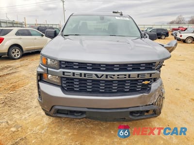 Piąte zdjęcie samochodu w środku: 2021 CHEVROLET SILVERADO K1500 CUSTOM VIN:1GCPYBEK7MZ173870 - miniatura