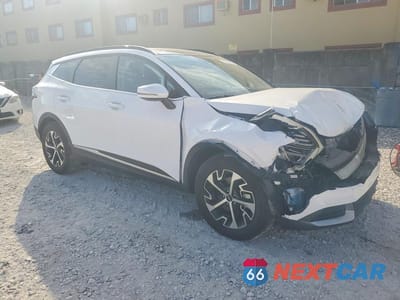 Czwarte zdjęcie samochodu z boku: 2025 KIA SPORTAGE EX VIN:5XYK33DF1SG280315 - miniatura