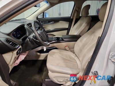 Zdjęcie 7 z 14 samochodu: 2019 LINCOLN NAUTILUS RESERVE VIN:2LMPJ8LP1KBL39449 - miniatura