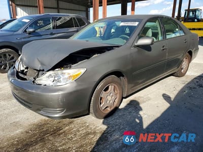 2002 TOYOTA CAMRY LE V6 4T1BF32KX2U535979 - główne zdjęcie licytacji z USA - miniatura