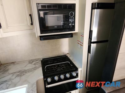 Zdjęcie 9 z 10 samochodu: 2023 JAYCO JAY FLIGHT VIN:1UJBC0BR1P17K0147 - miniatura