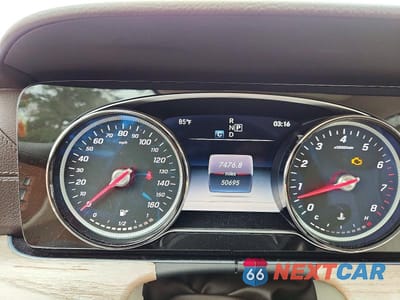 Zdjęcie 9 z 11 samochodu: 2018 MERCEDES-BENZ E 400 VIN:WDD1J6FBXJF025246 - miniatura