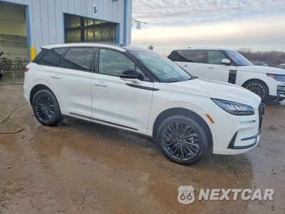 Czwarte zdjęcie samochodu z boku: 2024 LINCOLN CORSAIR VIN:5LMCJ1DA8RUL11161 - miniatura