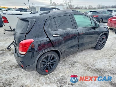 Trzecie zdjęcie samochodu z tyłu: 2020 CHEVROLET TRAX 1LT VIN:3GNCJLSB2LL171471 - miniatura