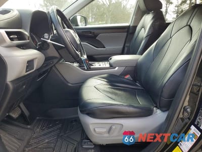 Zdjęcie 7 z 14 samochodu: 2021 TOYOTA HIGHLANDER L VIN:5TDBZRBH1MS080448 - miniatura